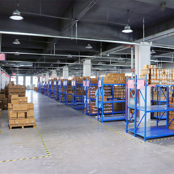 Armazém de mercadorias com acabamento em VFD