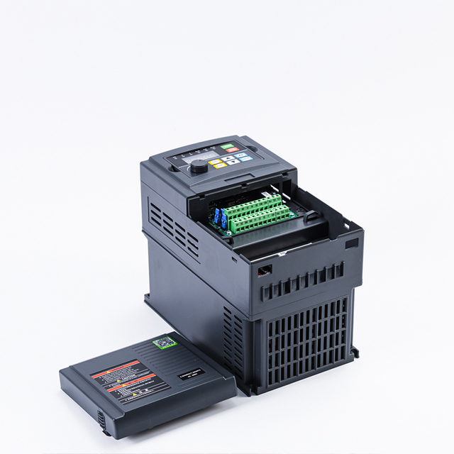 Güneş Su Pompası Değişken Frekans Sürücüsü VFD İnverter ve Dönüştürücü 220V 0.75kW 1.5kW 2.2kW Giriş 1 Faz Çıktı 3 Fazlar