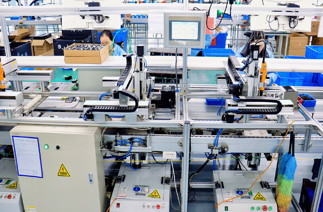 Máquina de parafuso automático