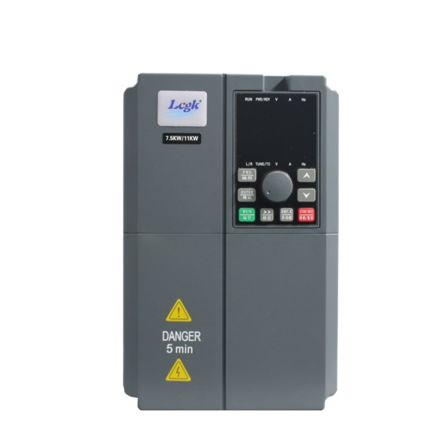 ដ្រាយប្រេកង់អថេរ VFD 220V 4.0kW 6.5kW បញ្ចូល 3 ដំណាក់កាលដើម្បីចេញ 3 ដំណាក់កាល