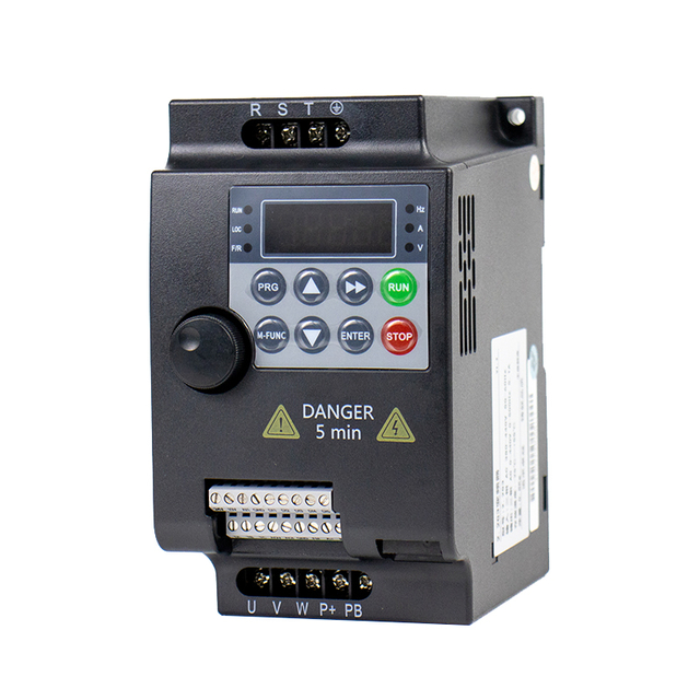 Ổ đĩa tần số biến VFD 220V 0,75kW Đầu vào 1 pha đến đầu ra Bộ điều khiển tốc độ động cơ 3 pha